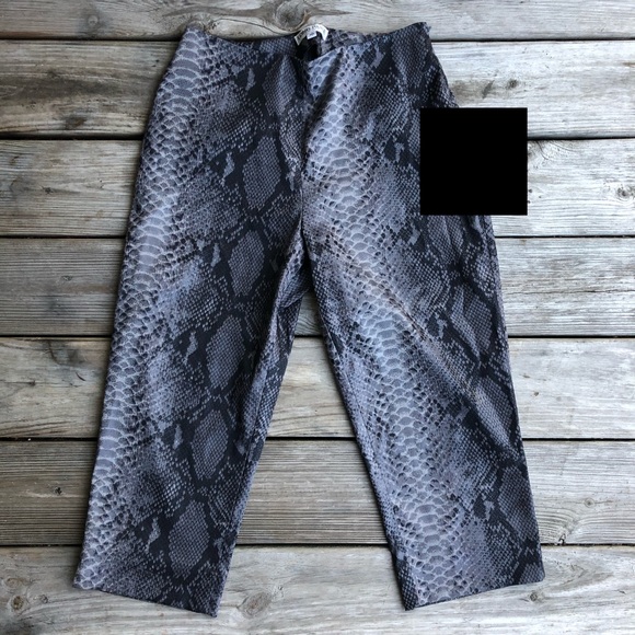 Long Paige New York Snake Skin Capri Pants - Picture 2 of 6